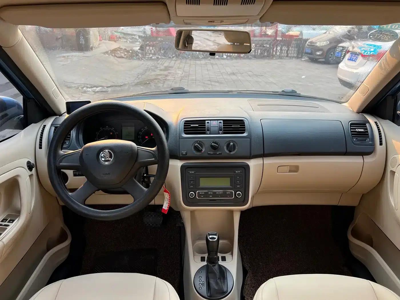 Fabia 2014 1.4L Automatic Crystal Edition — миниатюра 7