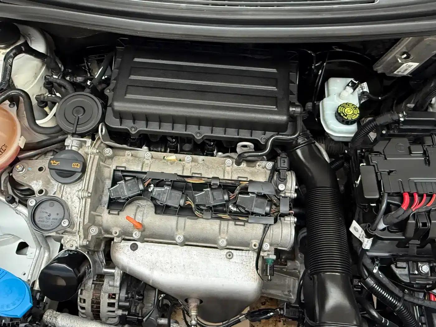 Fabia 2014 1.4L Automatic Crystal Edition — миниатюра 13