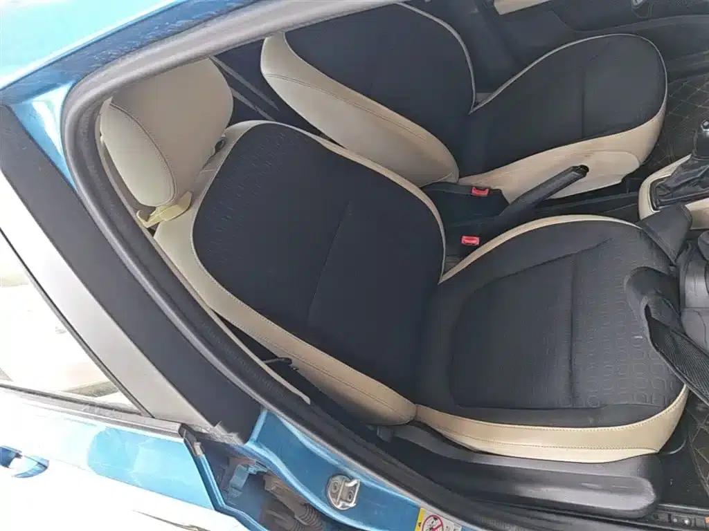 Fabia 2015 1.4L Automatic Comfortline — миниатюра 25