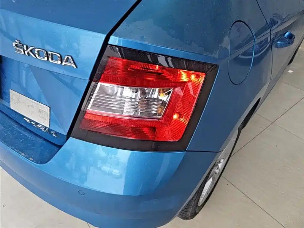 Fabia 2015 1.4L Automatic Comfortline — миниатюра 8