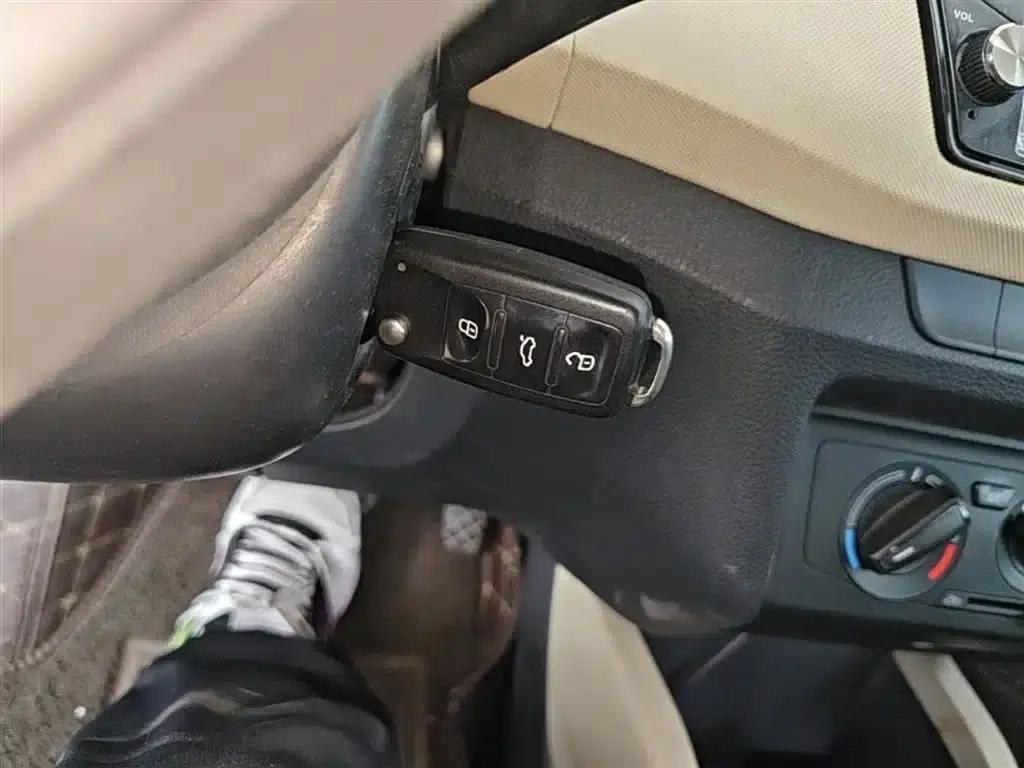 Fabia 2015 1.4L Automatic Comfortline — миниатюра 9