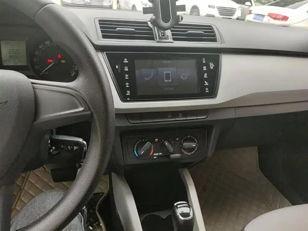 Fabia 2016 1.4L Automatic Enjoy Edition — миниатюра 13