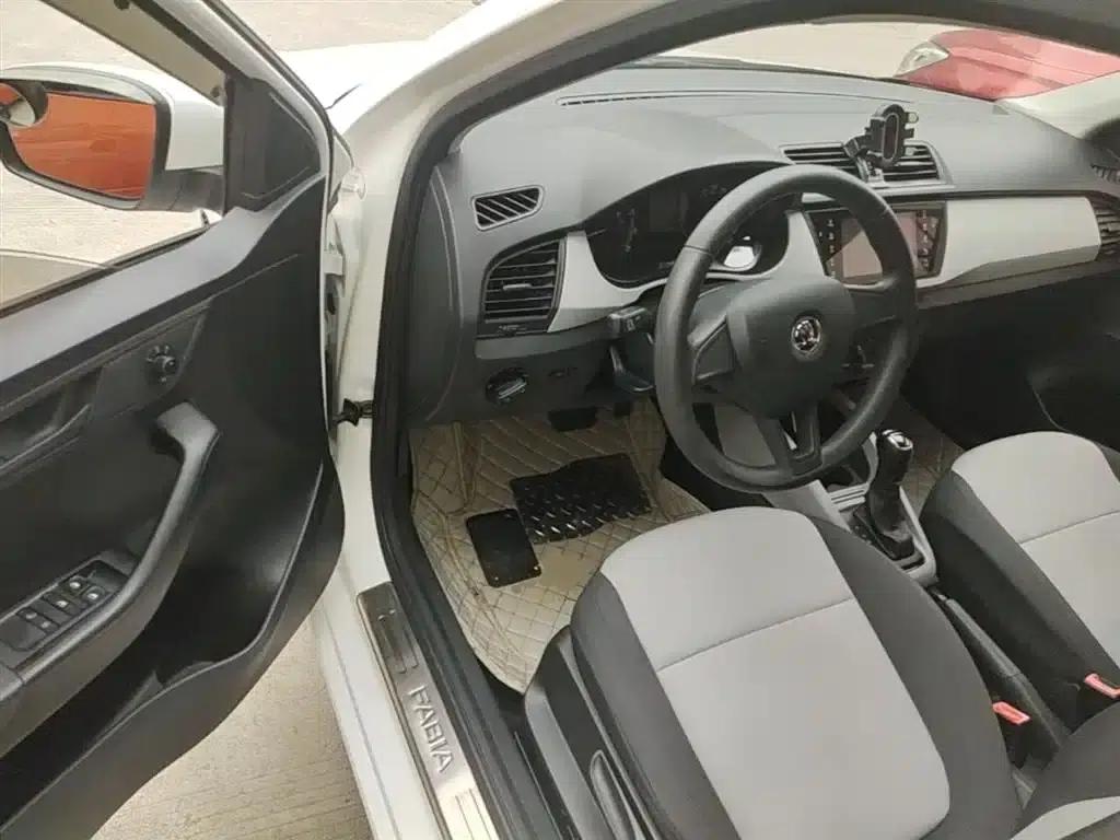 Fabia 2016 1.4L Automatic Enjoy Edition — миниатюра 16