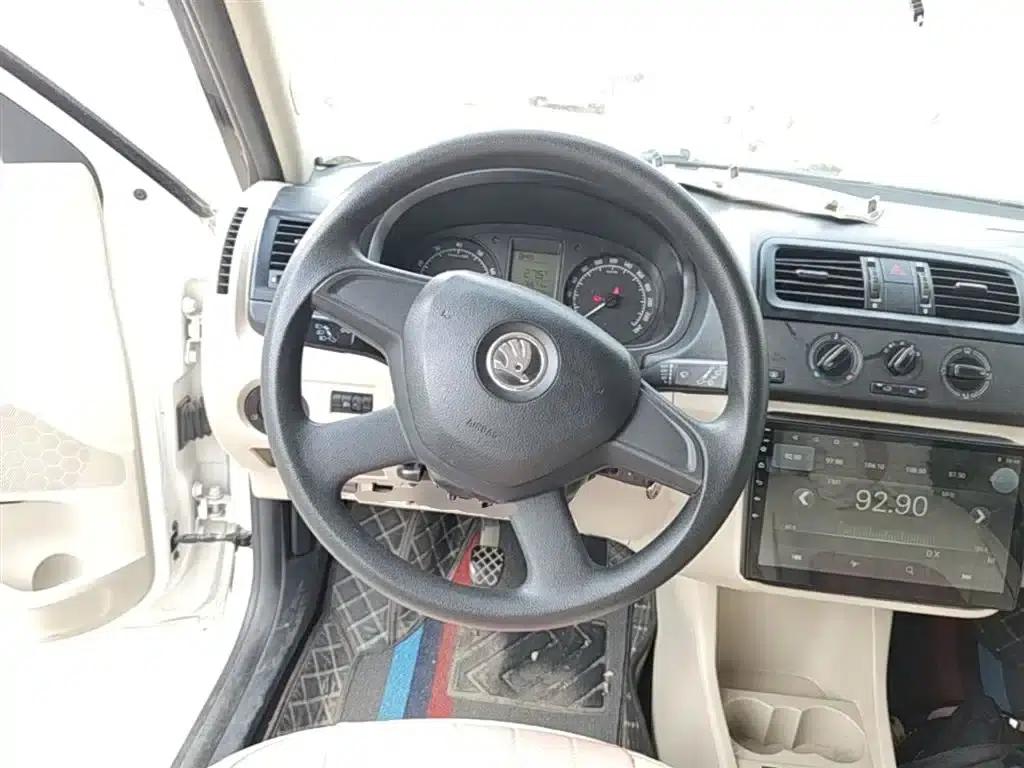 Fabia 2014 1.4L Manual Crystal Edition — миниатюра 11