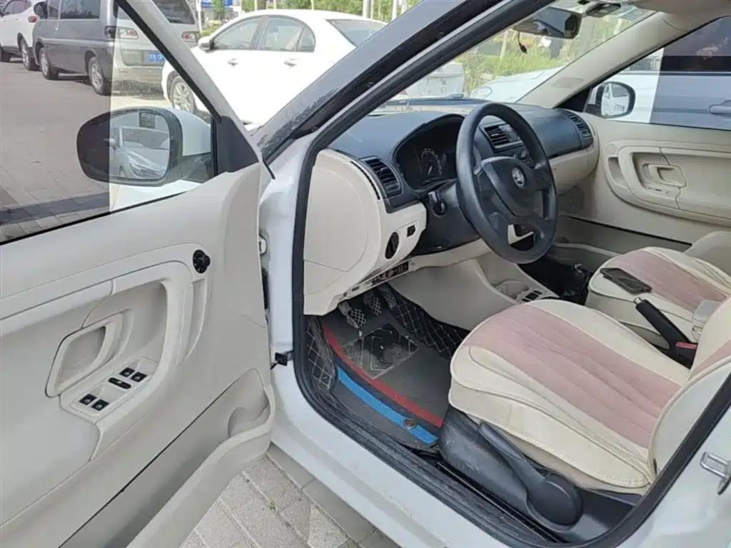Fabia 2014 1.4L Manual Crystal Edition — миниатюра 16