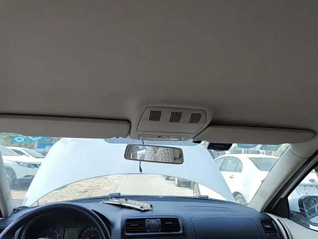Fabia 2014 1.4L Manual Crystal Edition — миниатюра 18