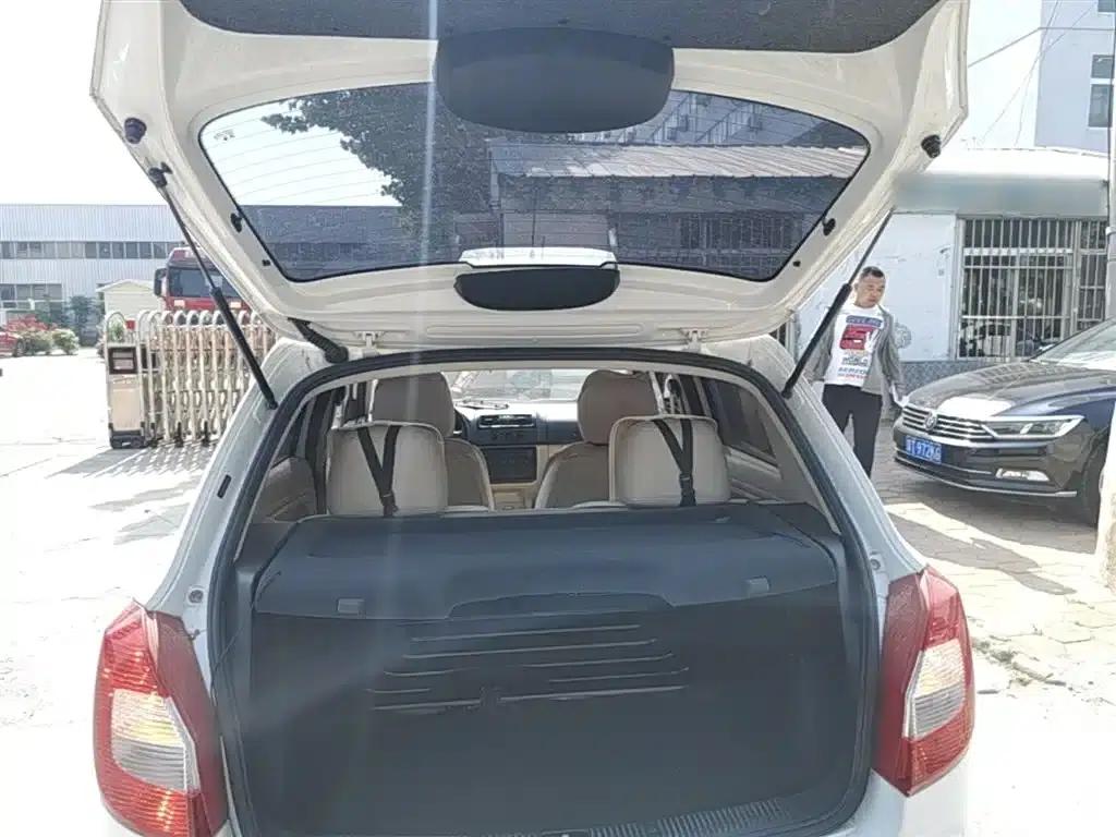 Fabia 2014 1.4L Manual Crystal Edition — миниатюра 19