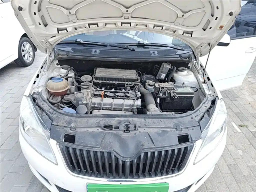 Fabia 2014 1.4L Manual Crystal Edition — миниатюра 20