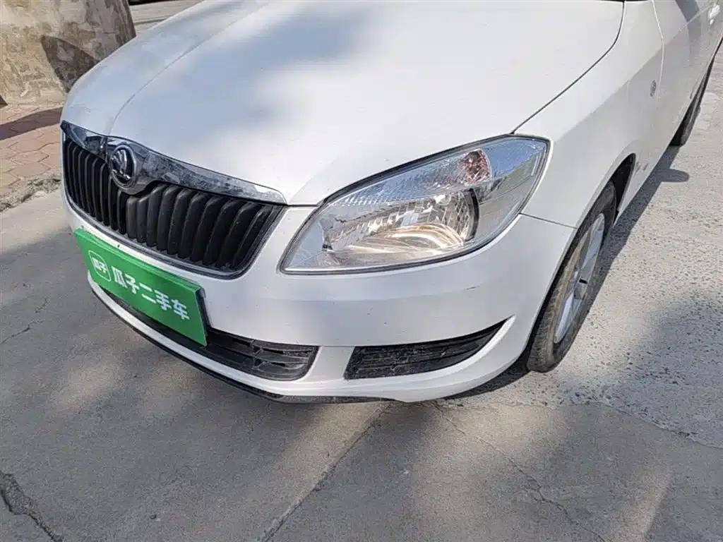 Fabia 2014 1.4L Manual Crystal Edition — миниатюра 24