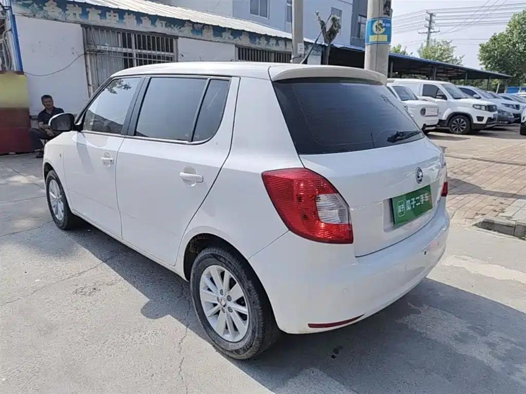 Fabia 2014 1.4L Manual Crystal Edition — миниатюра 5