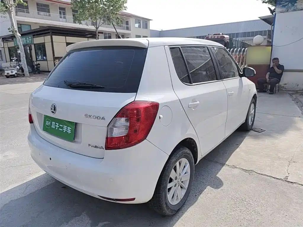 Fabia 2014 1.4L Manual Crystal Edition — миниатюра 7