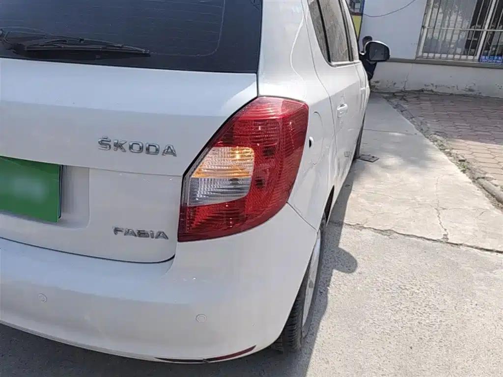Fabia 2014 1.4L Manual Crystal Edition — миниатюра 8