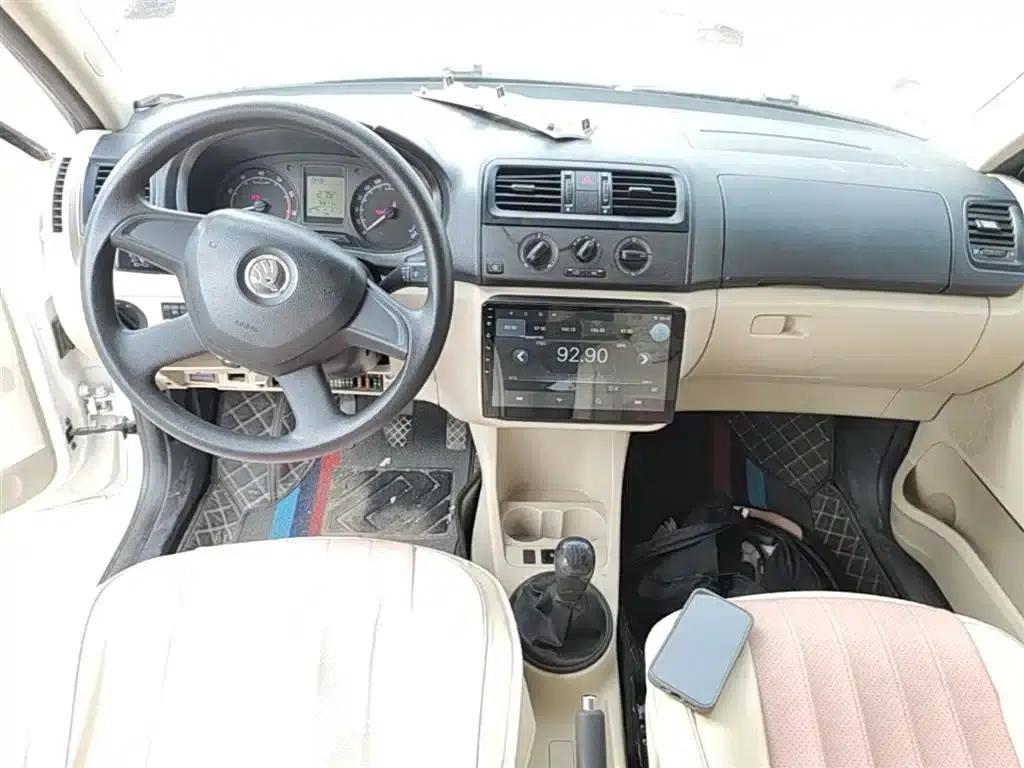 Fabia 2014 1.4L Manual Crystal Edition — миниатюра 10