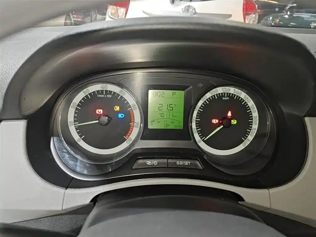 Fabia 2017 1.4L Automatic Enjoy Edition — миниатюра 12