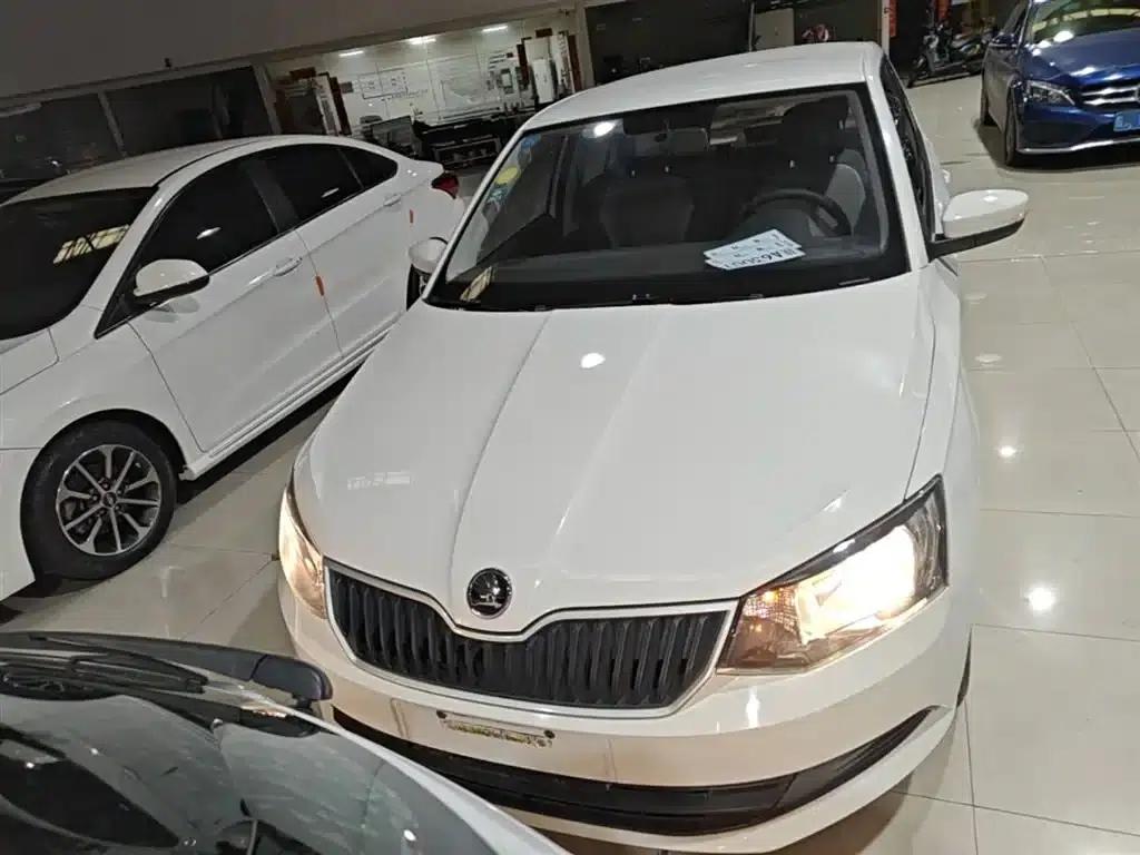 Fabia 2017 1.4L Automatic Enjoy Edition — миниатюра 3