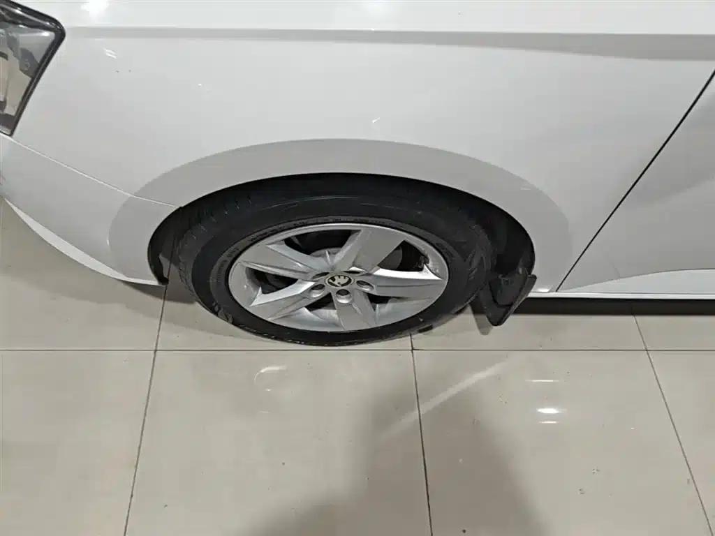Fabia 2017 1.4L Automatic Enjoy Edition — миниатюра 23