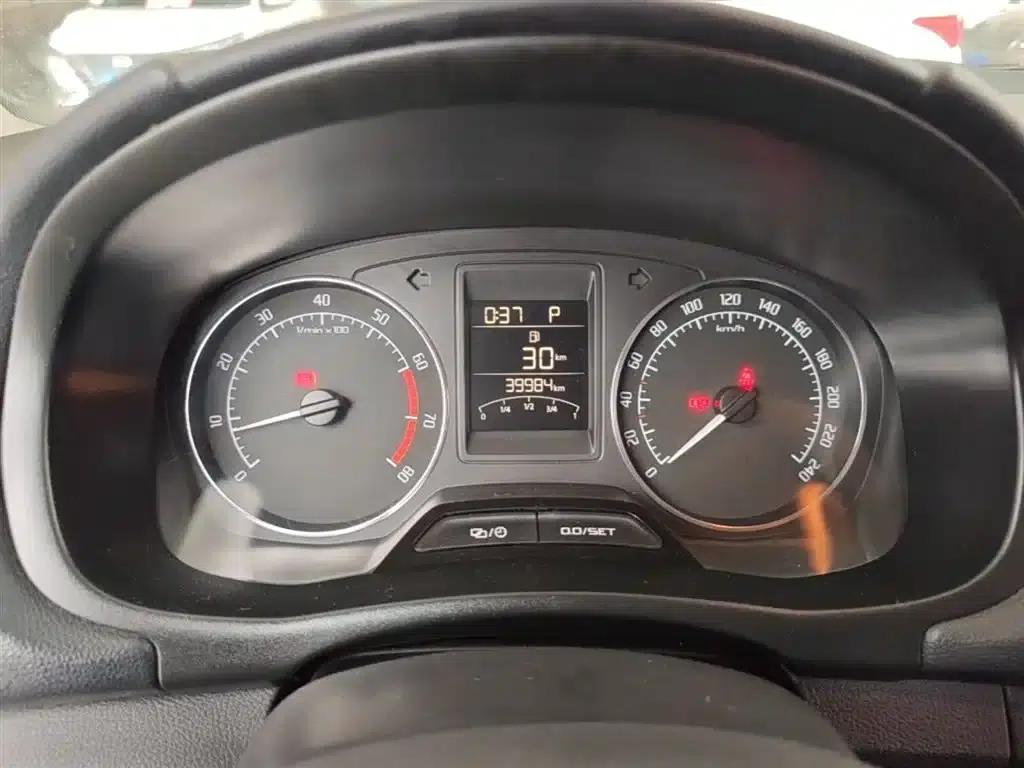 Fabia 2014 1.6L Automatic Sport Edition — миниатюра 12
