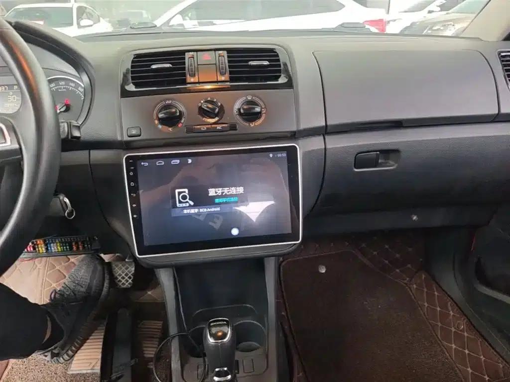 Fabia 2014 1.6L Automatic Sport Edition — миниатюра 13