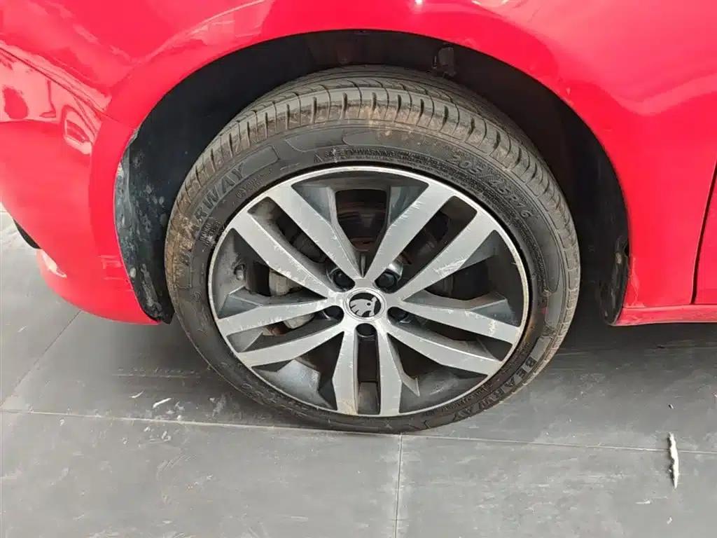 Fabia 2014 1.6L Automatic Sport Edition — миниатюра 23
