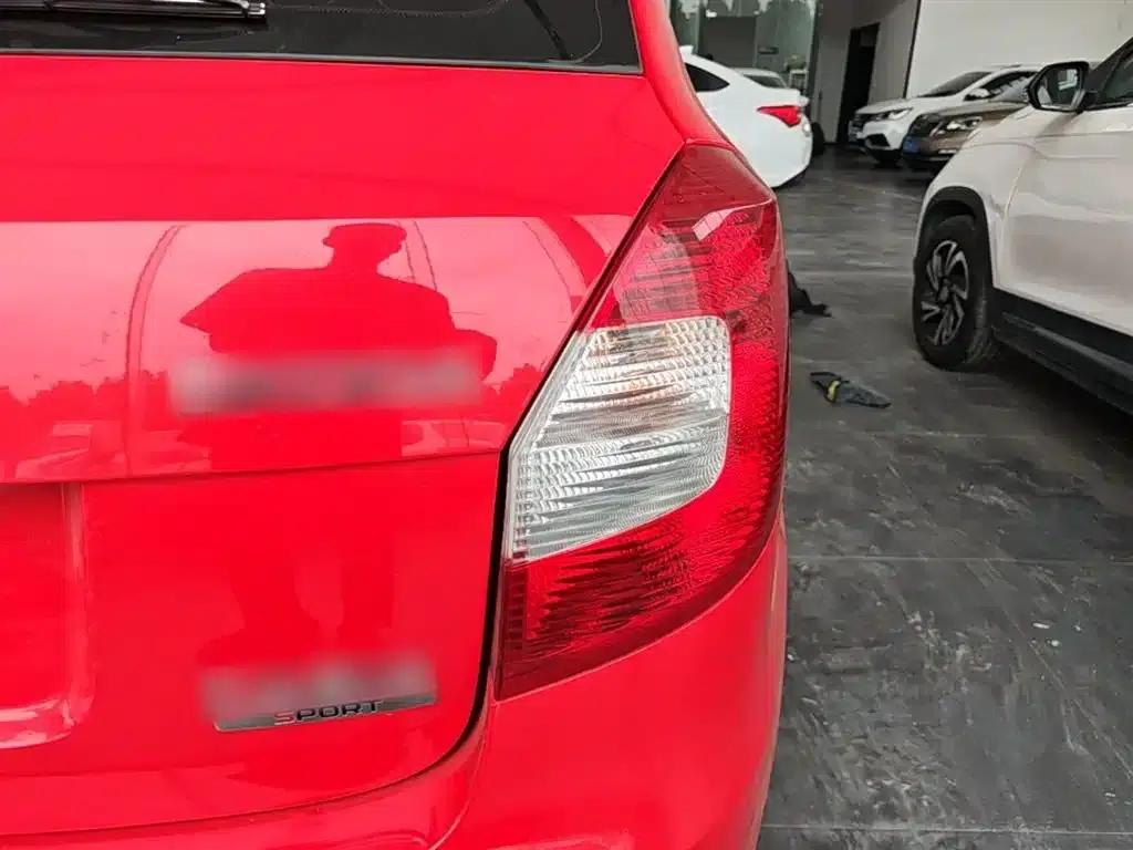 Fabia 2014 1.6L Automatic Sport Edition — миниатюра 8