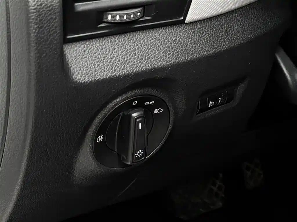 Fabia 2017 1.4L Automatic Enjoy Edition — миниатюра 16