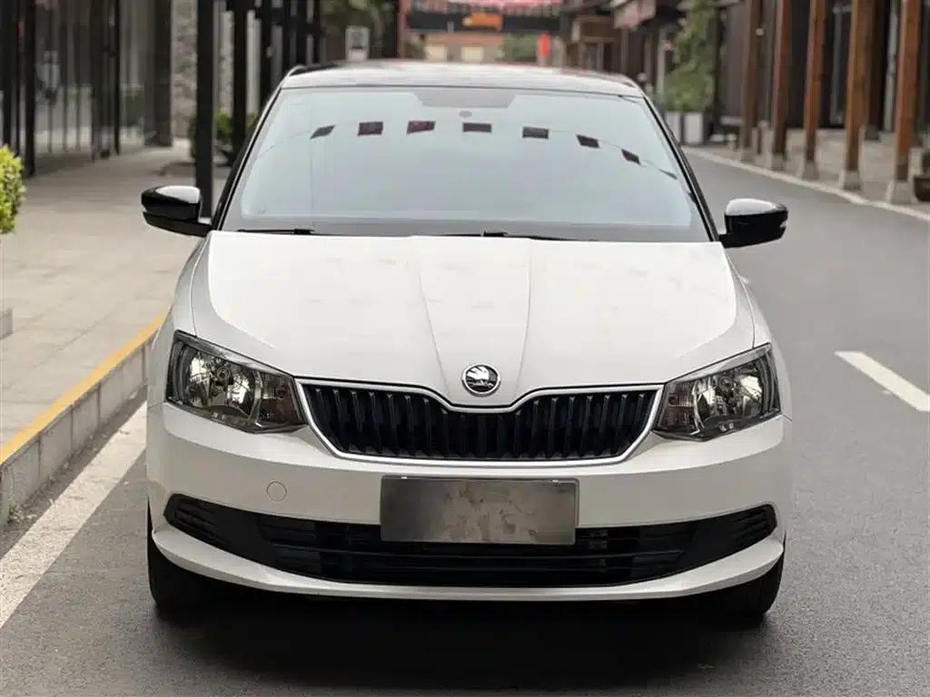 Fabia 2017 1.4L Automatic Enjoy Edition — миниатюра 6