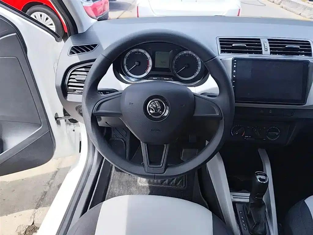 Fabia 2017 1.4L Automatic Enjoy Edition — миниатюра 11