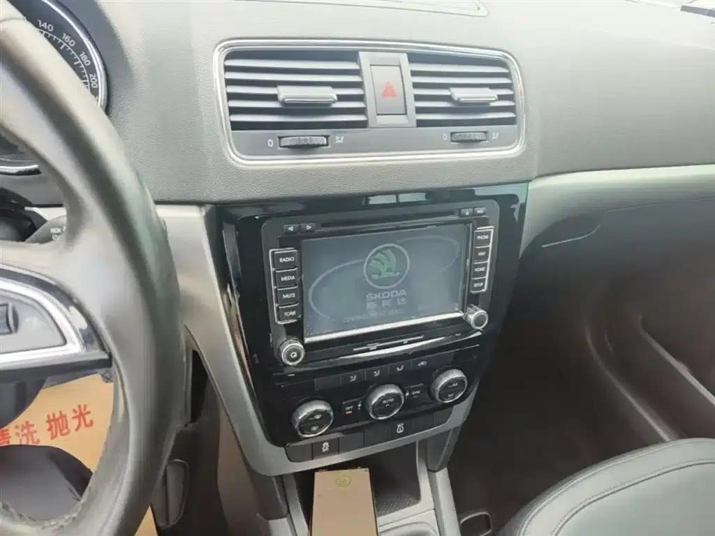 2014 Yeti 1.4TSI Manual Polar Edition — миниатюра 13