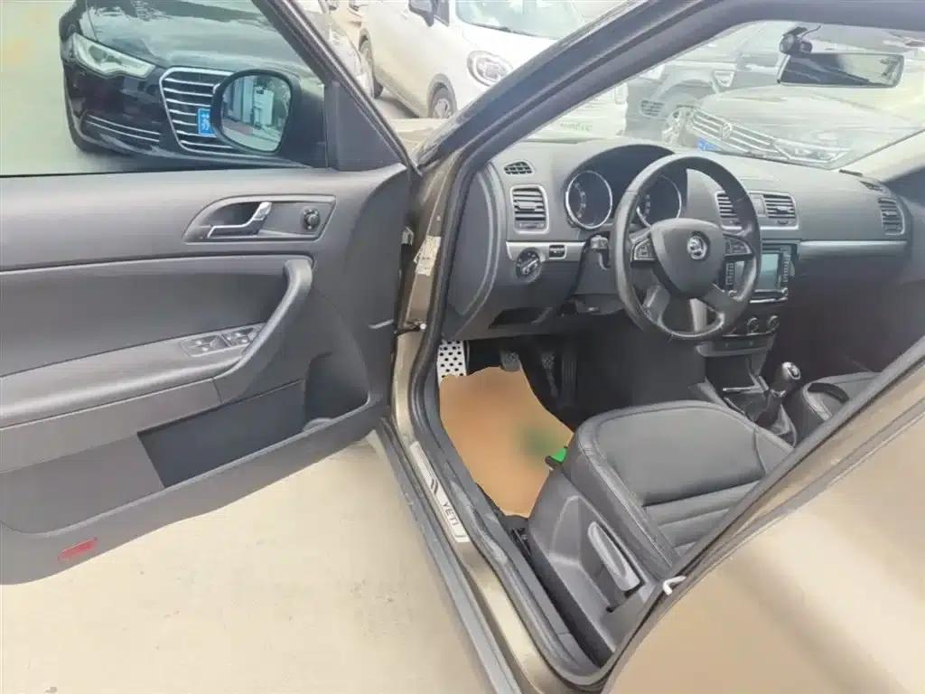2014 Yeti 1.4TSI Manual Polar Edition — миниатюра 16