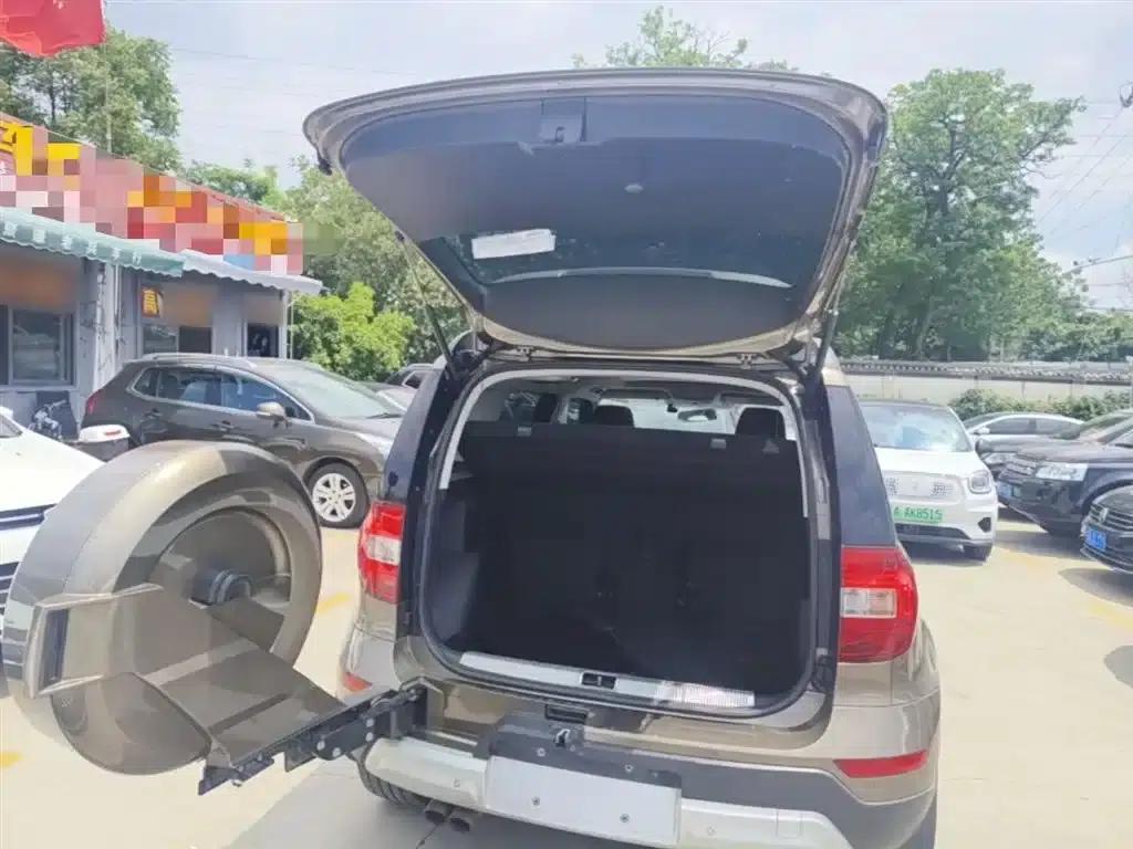 2014 Yeti 1.4TSI Manual Polar Edition — миниатюра 19