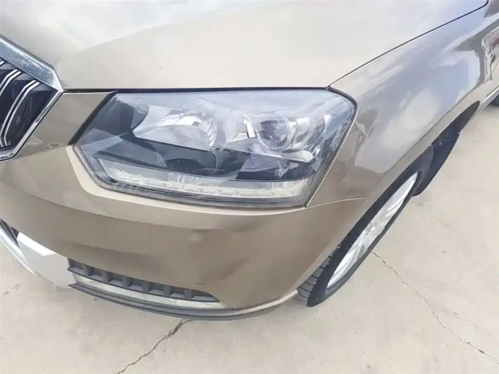 2014 Yeti 1.4TSI Manual Polar Edition — миниатюра 24