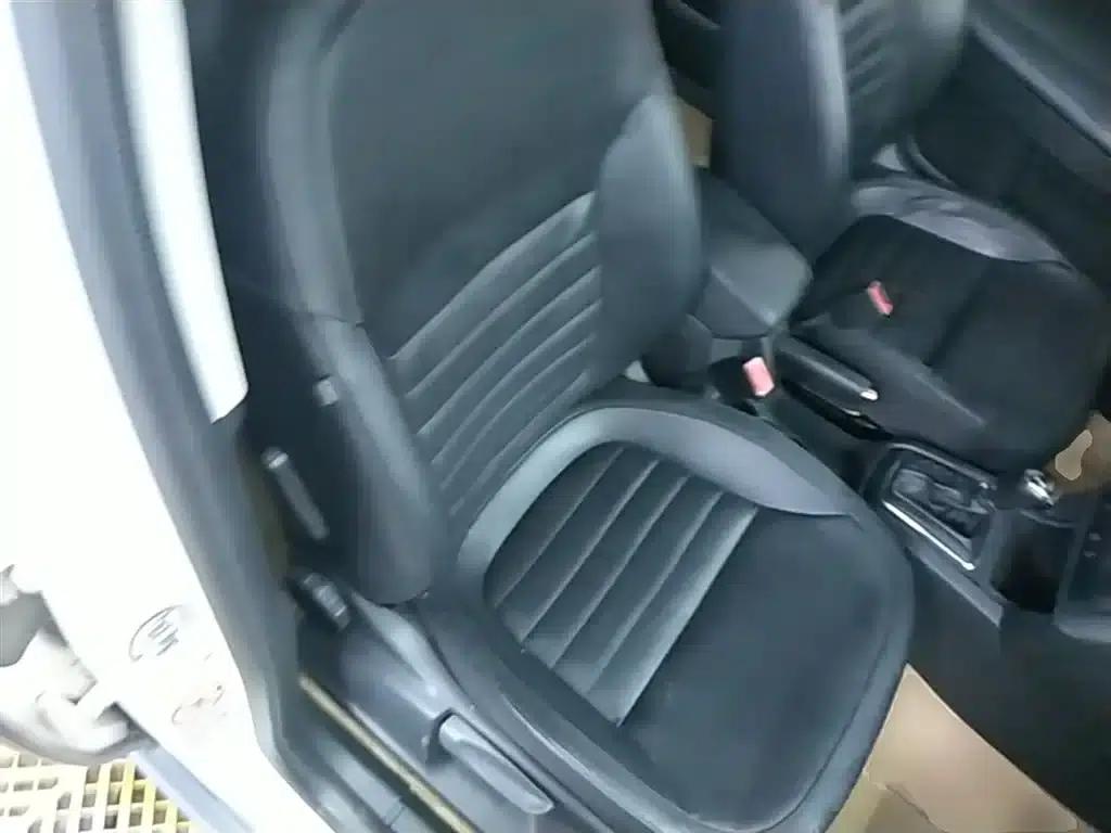 Yeti 2014 1.8TSI DSG Polar Edition — миниатюра 25