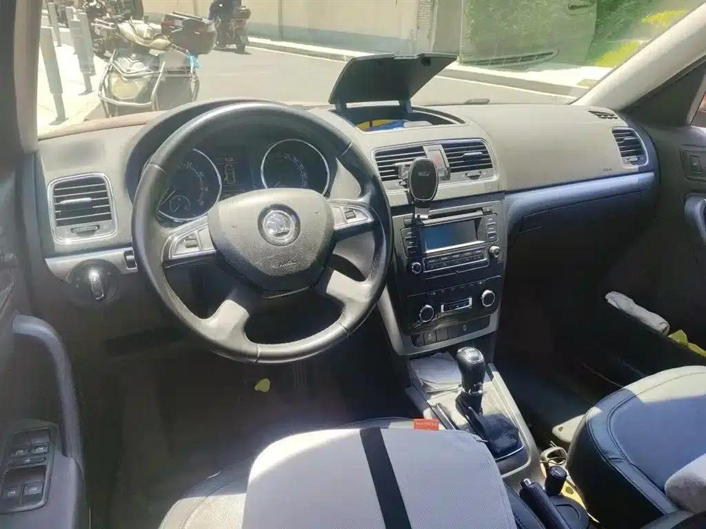 Yeti 2014 1.4TSI DSG Polar Edition — миниатюра 13