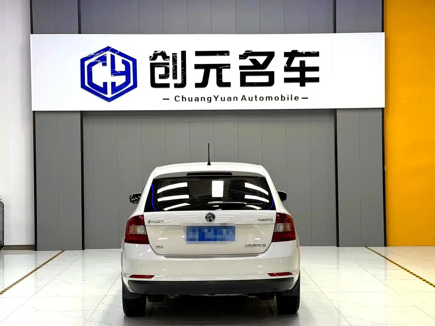 Rapid 2018 1.6L Automatic Standard Edition — миниатюра 16