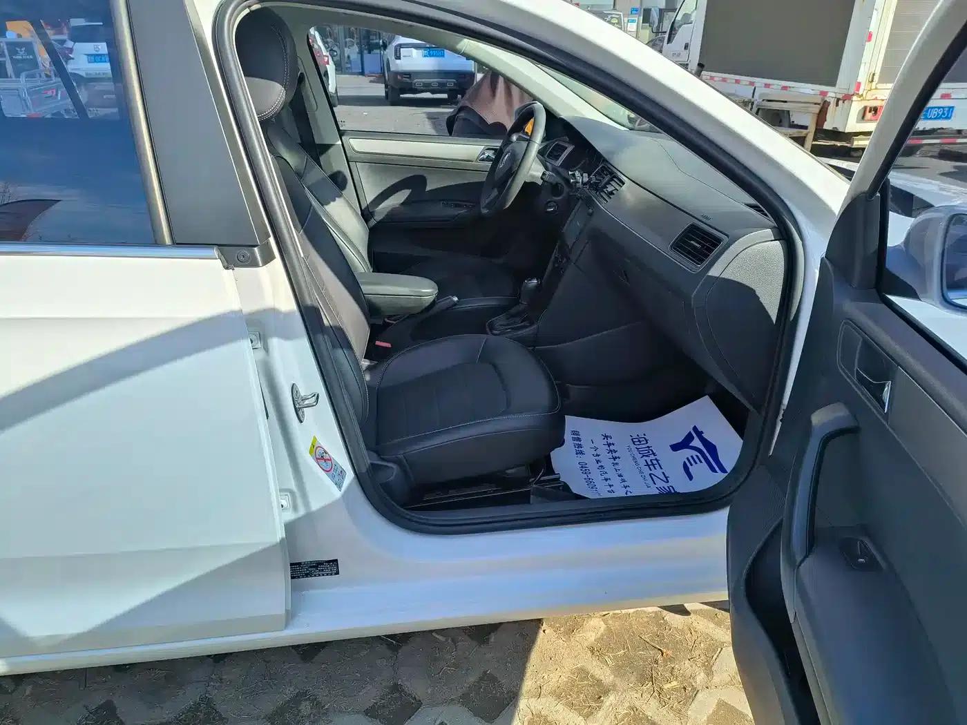 Rapid Spaceback 2016 Facelift 1.6L Automatic Comfortline — миниатюра 11