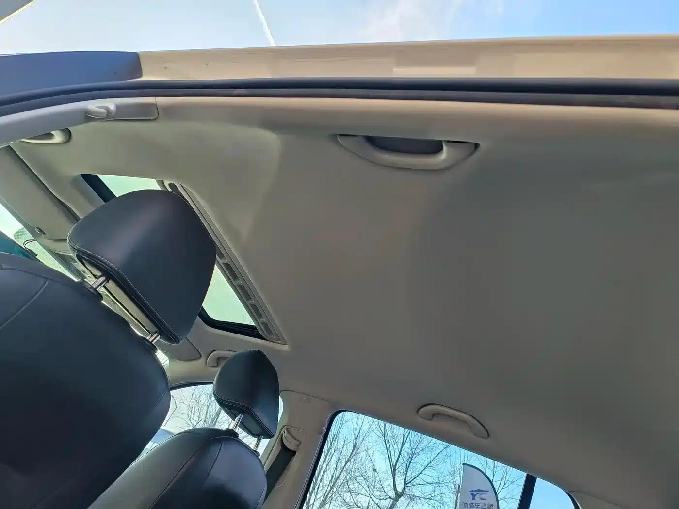 Rapid Spaceback 2016 Facelift 1.6L Automatic Comfortline — миниатюра 14