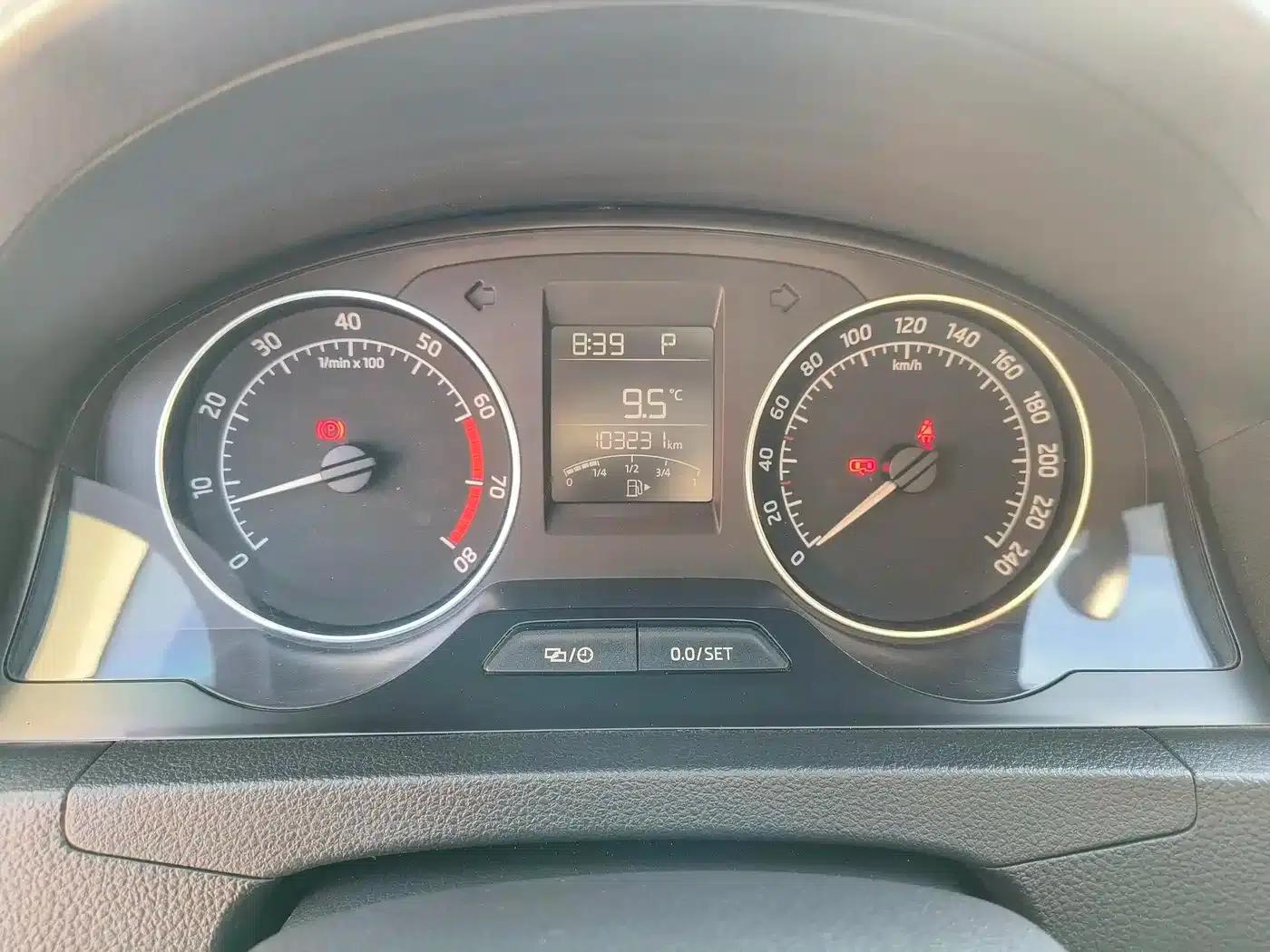 Rapid Spaceback 2016 Facelift 1.6L Automatic Comfortline — миниатюра 15