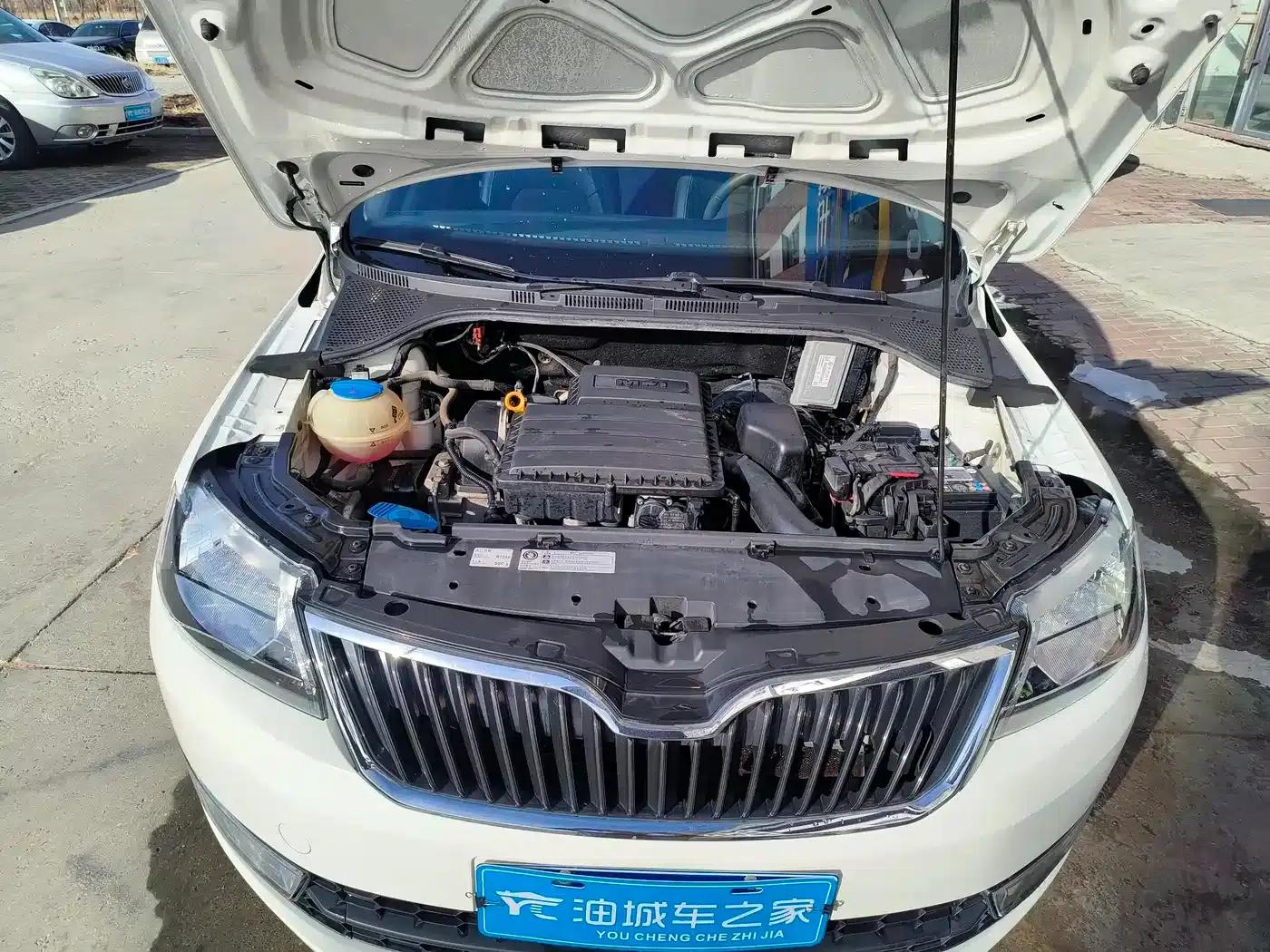 Rapid Spaceback 2016 Facelift 1.6L Automatic Comfortline — миниатюра 19