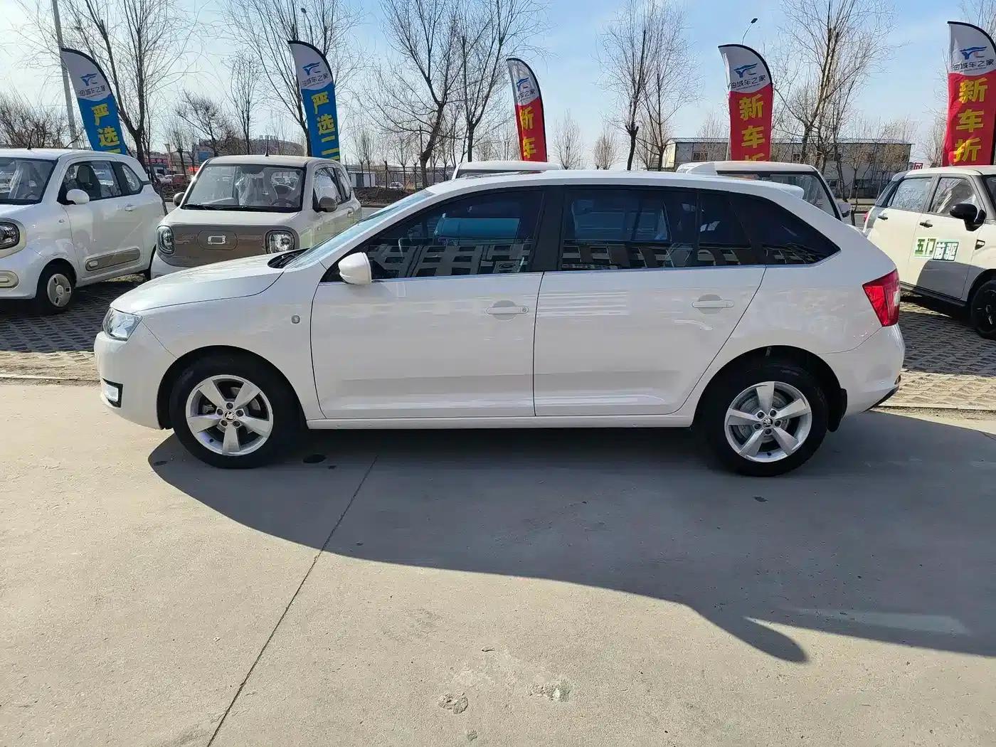 Rapid Spaceback 2016 Facelift 1.6L Automatic Comfortline — миниатюра 7