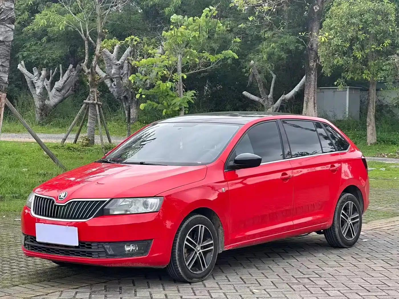 Rapid 2014 1.4TSI DSG Premium Edition — миниатюра 1