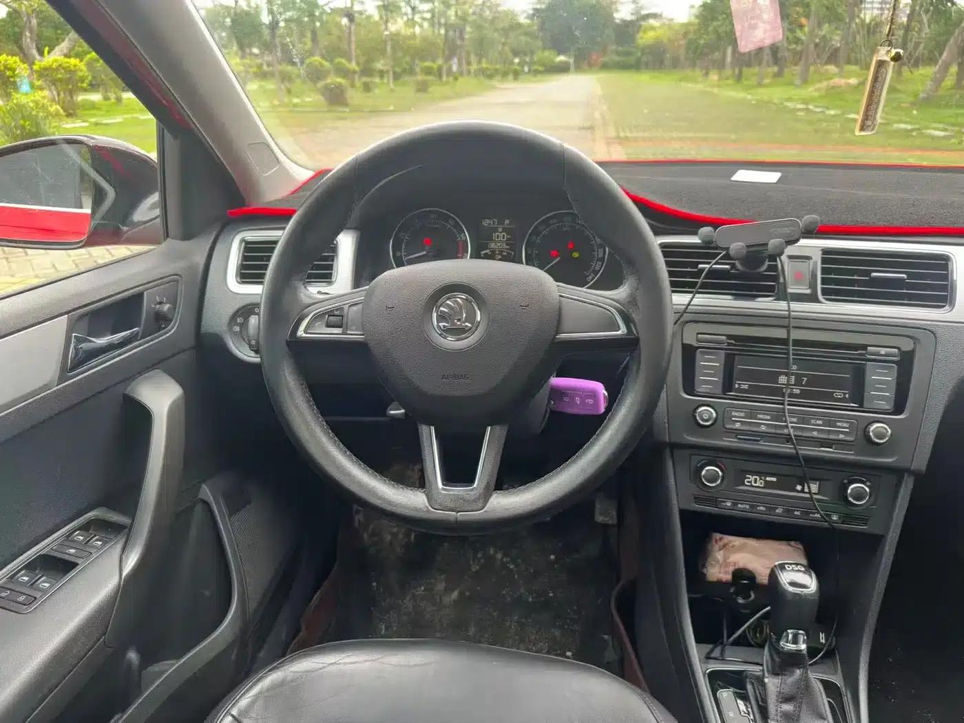 Rapid 2014 1.4TSI DSG Premium Edition — миниатюра 6