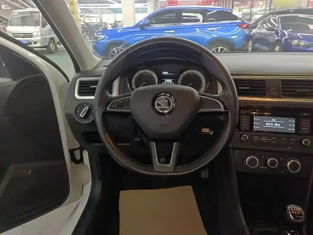 Rapid 2018 1.6L Manual Comfort Edition — миниатюра 11