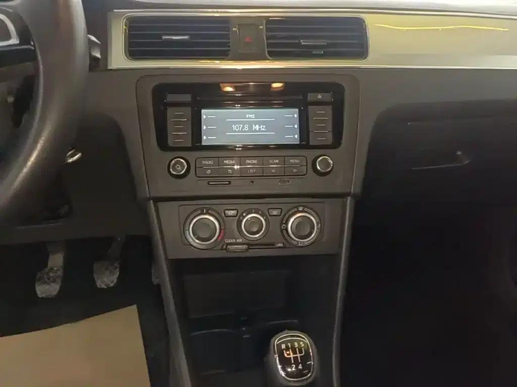 Rapid 2018 1.6L Manual Comfort Edition — миниатюра 13