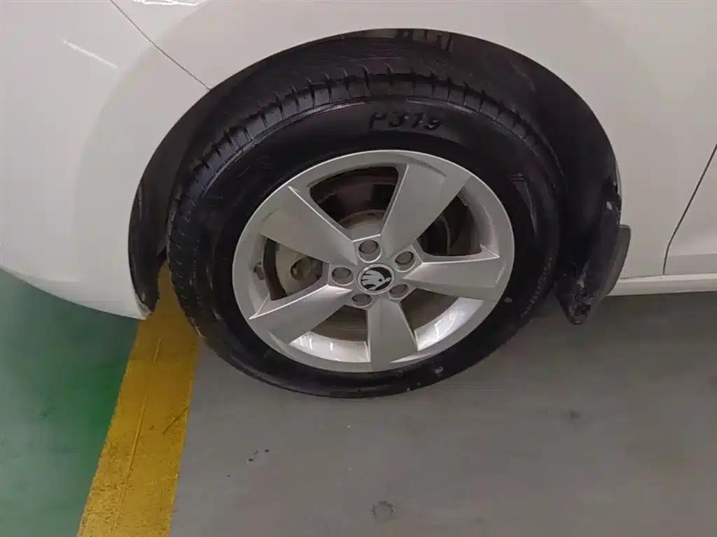 Rapid 2018 1.6L Manual Comfort Edition — миниатюра 23