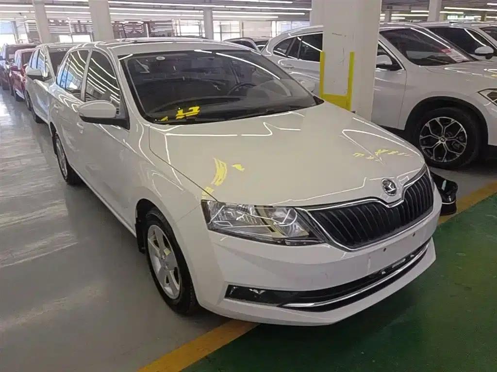 Rapid 2018 1.6L Manual Comfort Edition — миниатюра 4