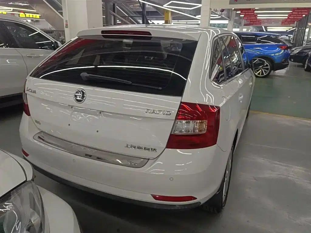 Rapid 2018 1.6L Manual Comfort Edition — миниатюра 7
