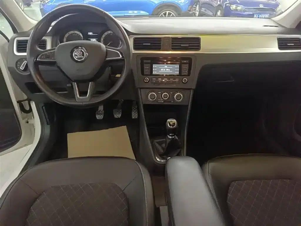Rapid 2018 1.6L Manual Comfort Edition — миниатюра 10