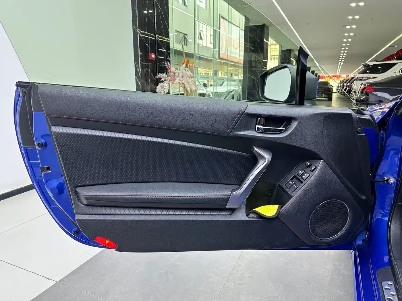 Subaru BRZ 2013 2.0i Manual Luxury — миниатюра 9