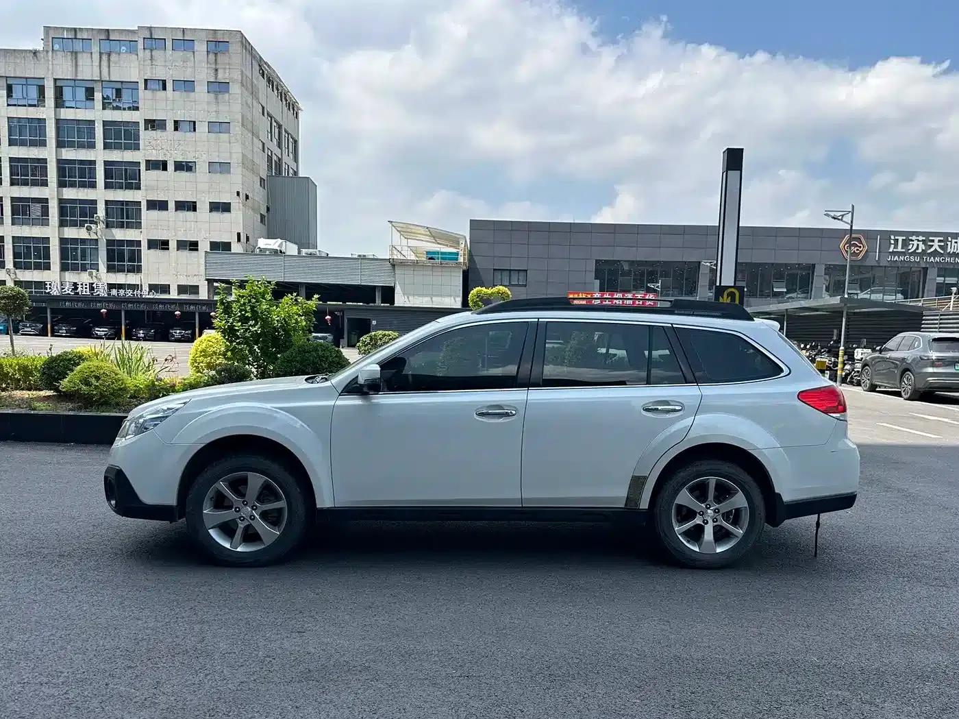 Outback 2013 2.5i Luxury Edition — миниатюра 3