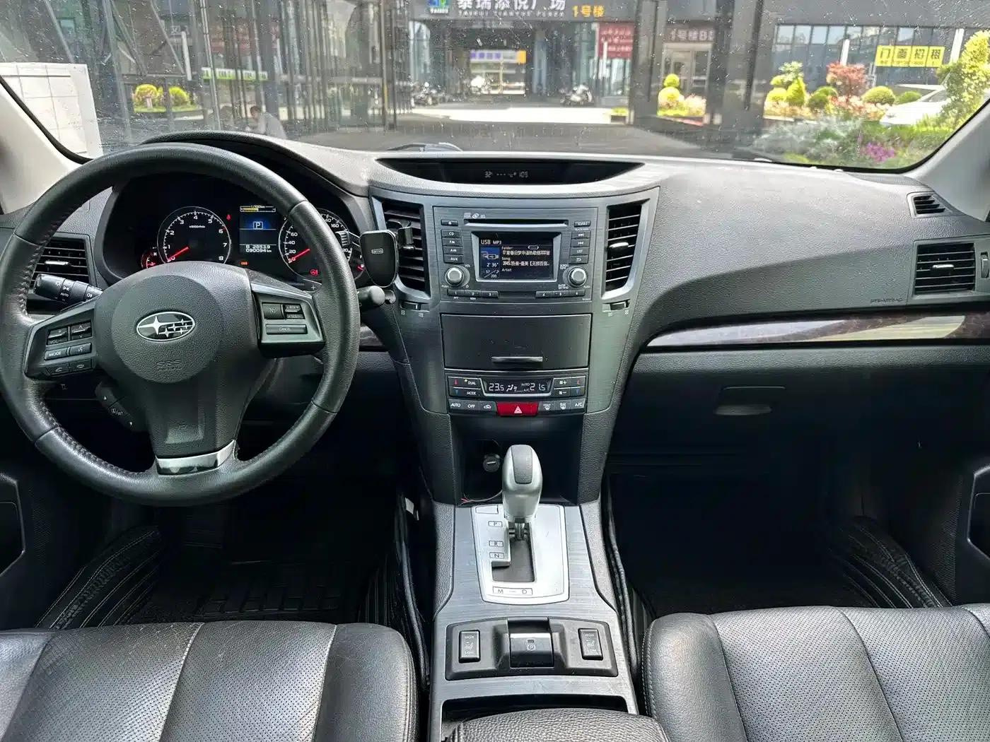 Outback 2013 2.5i Luxury Edition — миниатюра 8